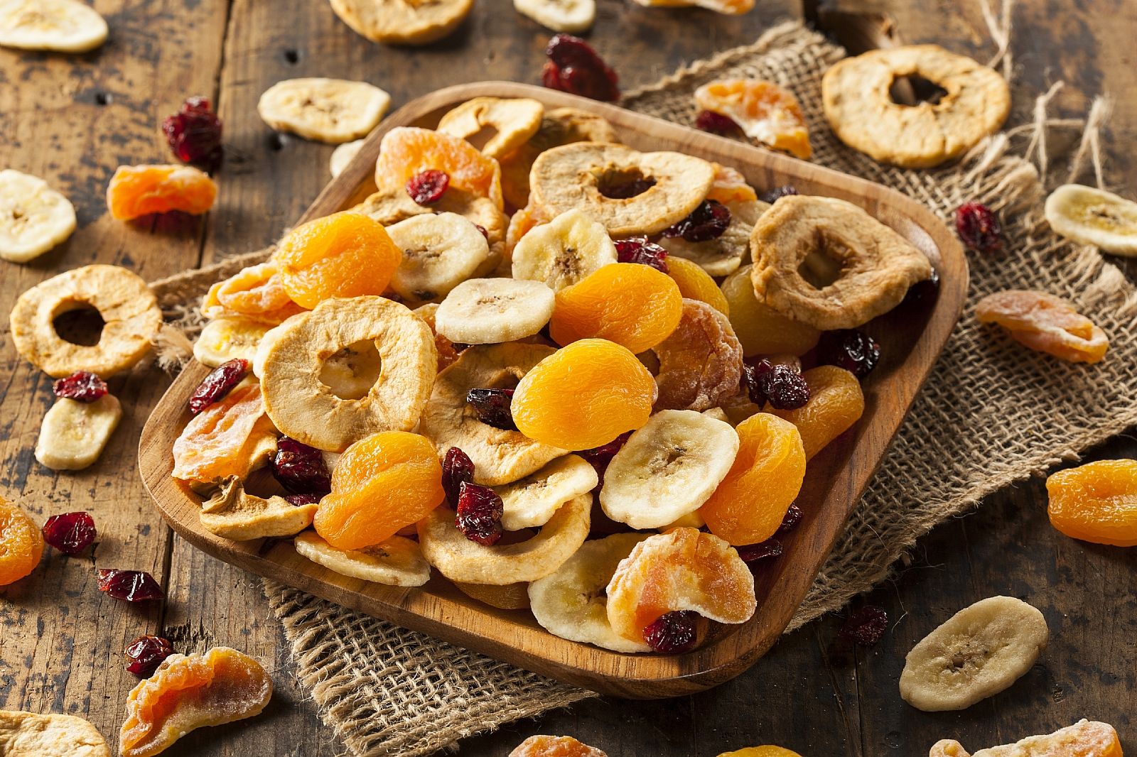 Read more about the article עוגת פירות יבשים קסומה